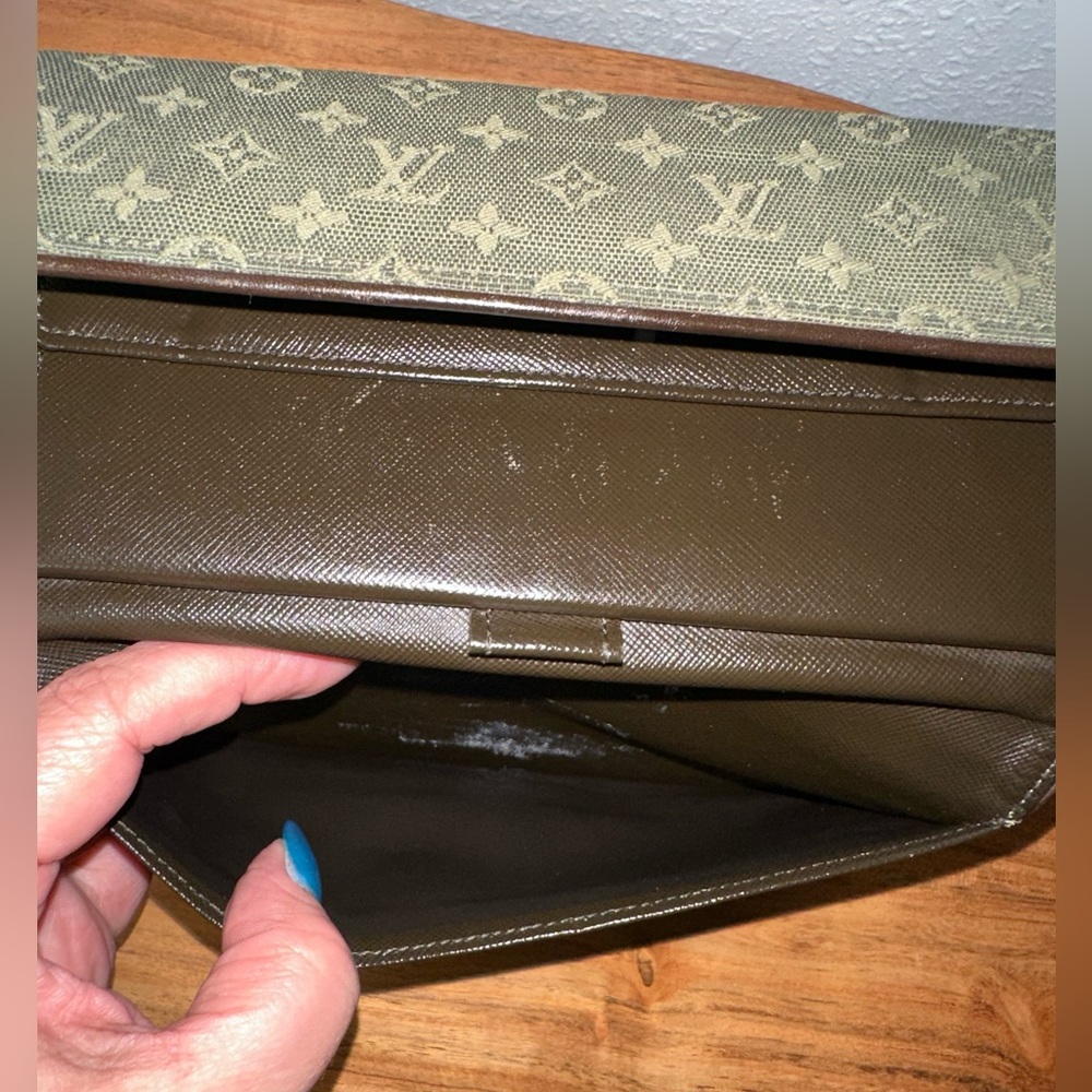 Louis Vuitton Mini Lin Army Green Long International Wallet - Picture 6 of 6